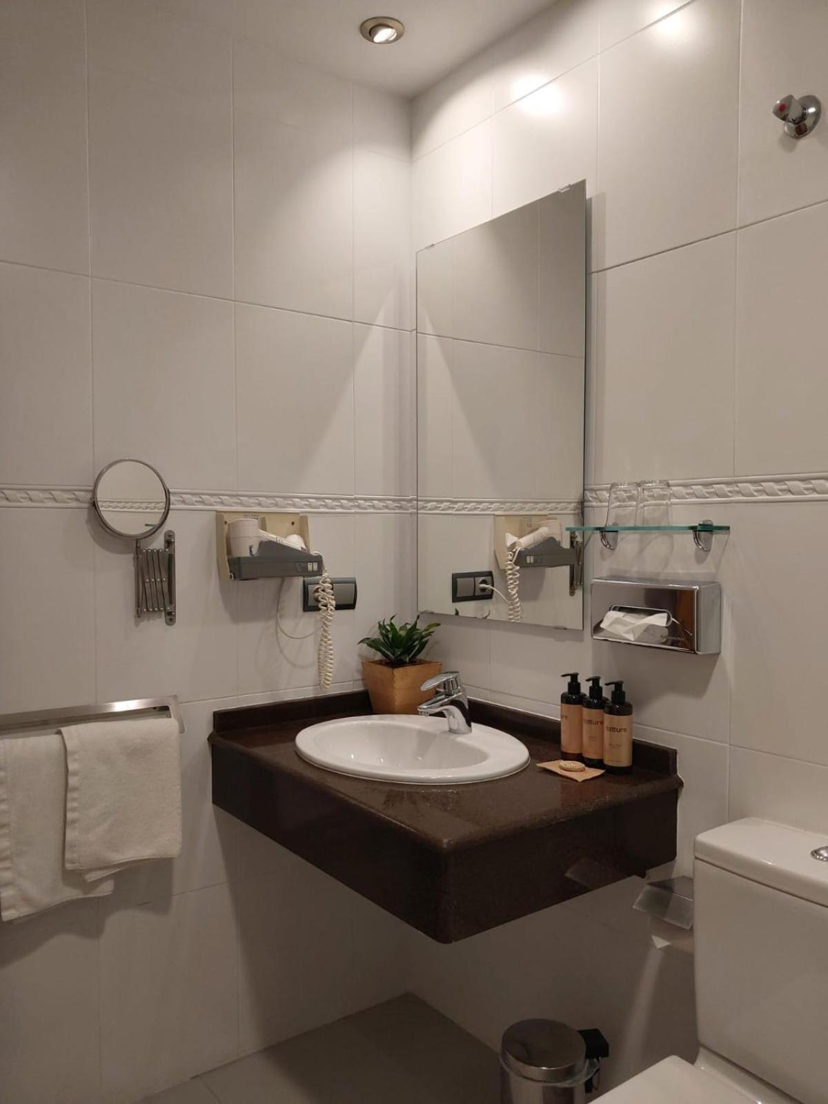 Onís Hotel Nochendi מראה חיצוני תמונה