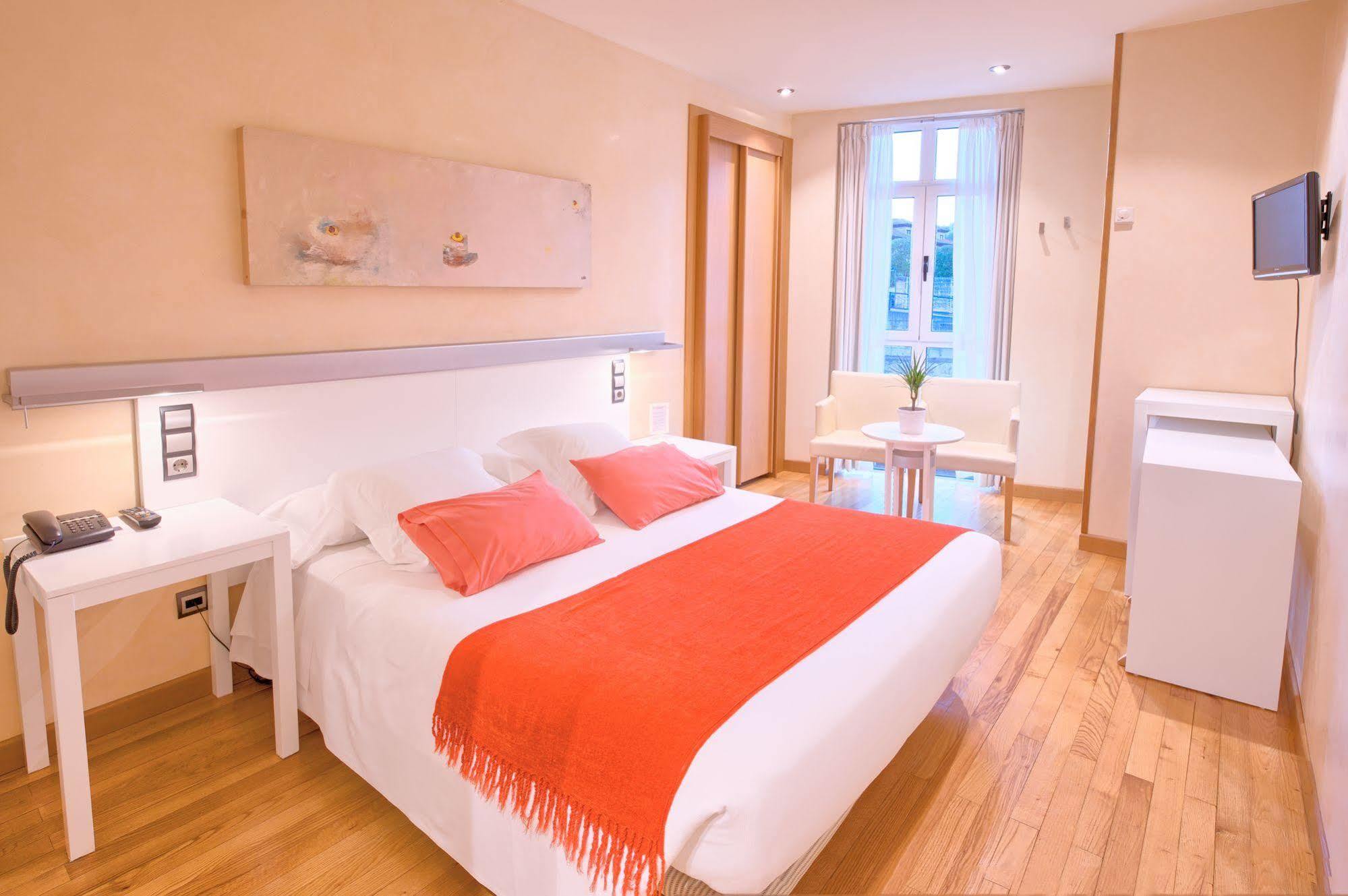 Onís Hotel Nochendi מראה חיצוני תמונה